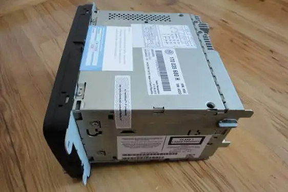 Volkswagen Radio serial number location